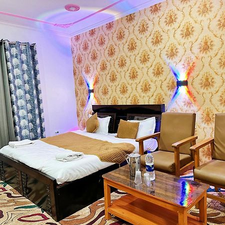 Roseline Inn Сринагар Экстерьер фото