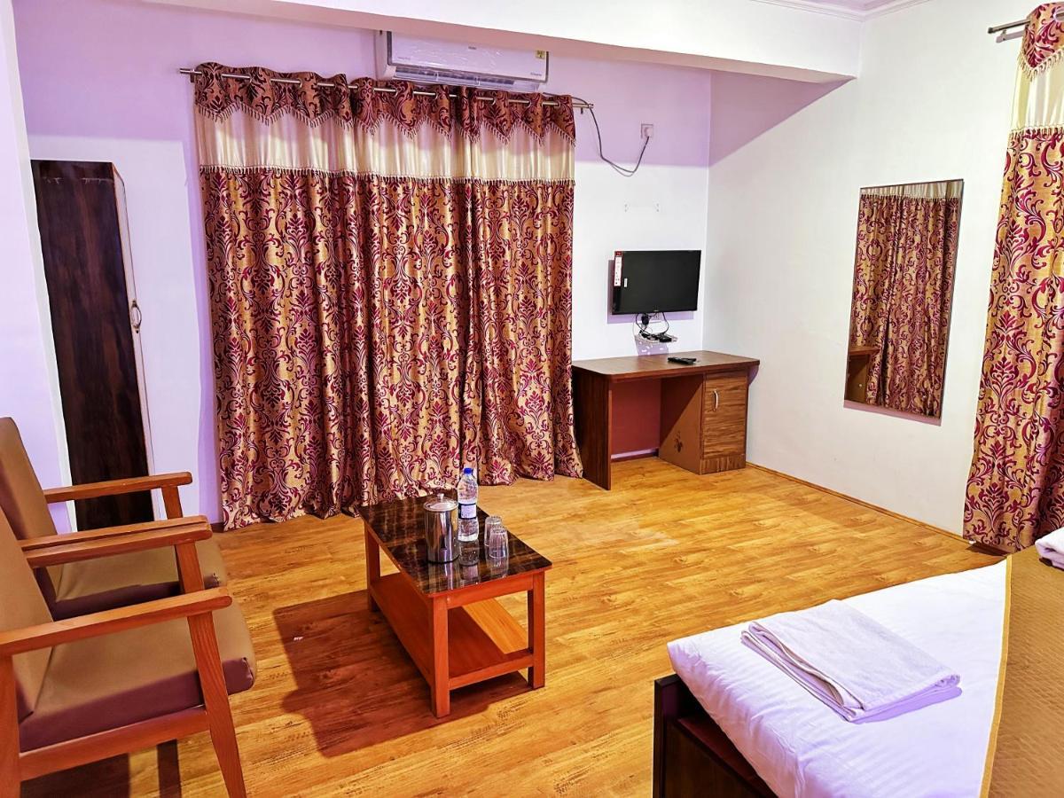 Roseline Inn Сринагар Экстерьер фото