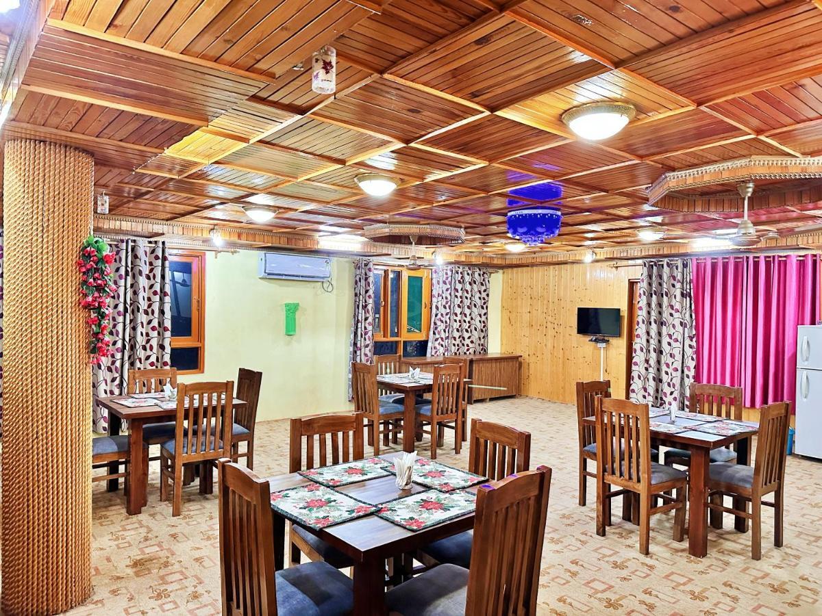 Roseline Inn Сринагар Экстерьер фото