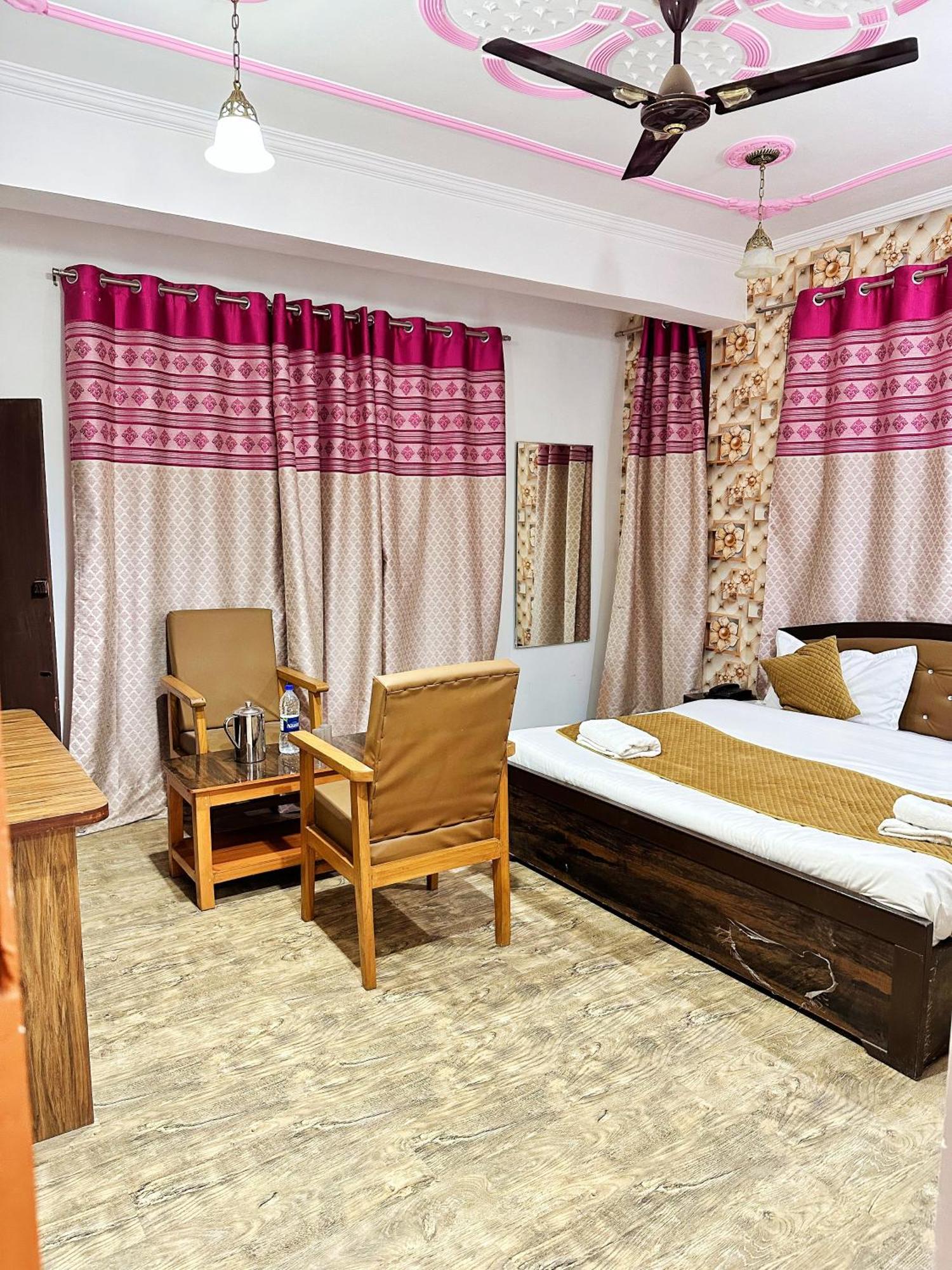 Roseline Inn Сринагар Экстерьер фото