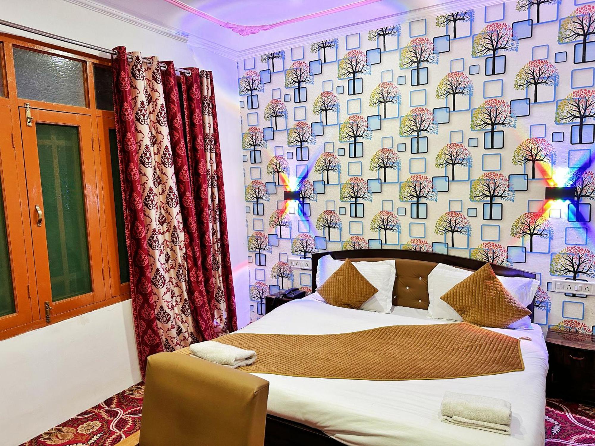 Roseline Inn Сринагар Экстерьер фото