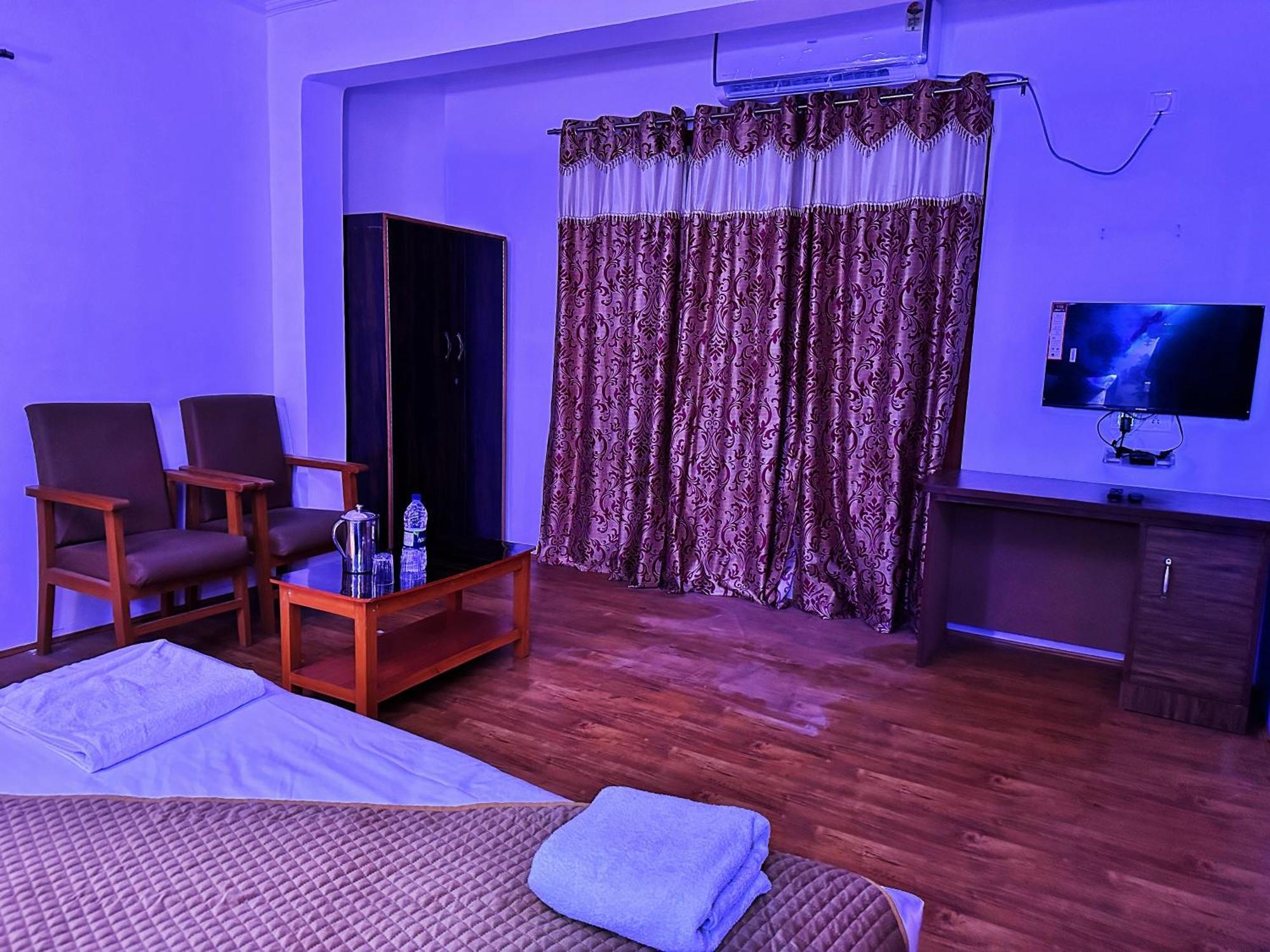 Roseline Inn Сринагар Экстерьер фото
